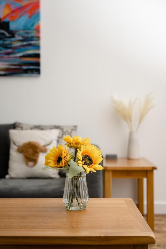 Ness Riverfront Holiday Home - City Centre Inverness Extérieur photo