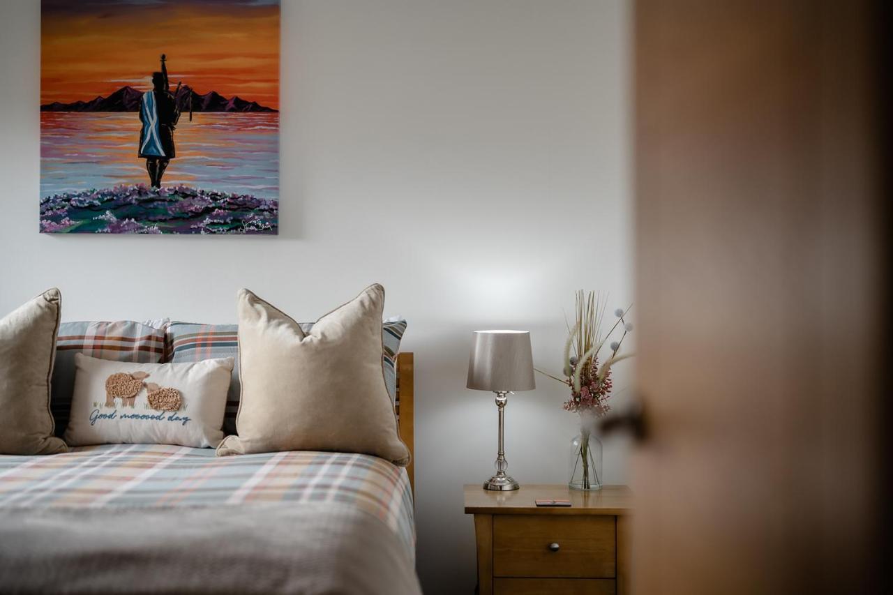 Ness Riverfront Holiday Home - City Centre Inverness Extérieur photo